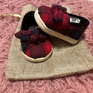 TOMS Plaid Infant Shoes T2